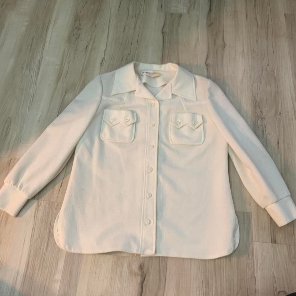 Vintage 1970's Ivory-White button up, knit shirt with pockets